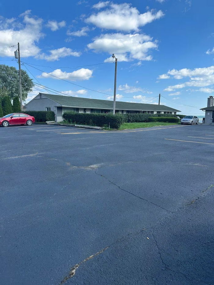 Lakeview Motel (OYO Hotel Lakeview) - Real Estate Photos (newer photo)